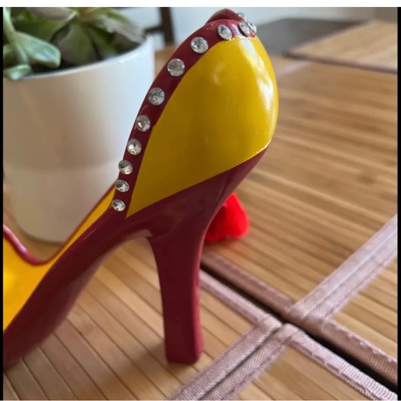 USC Shoe Bottle Holder - Picture 4 of 7